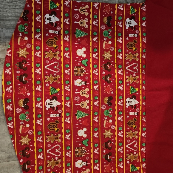 Disney Parks Holiday Spirit Jersey Treats Gingerbread 2019 Christmas Adult small - Picture 3 of 8